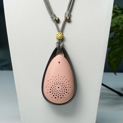 เครื่องทําความสะอาดอากาศแบบใส่ได้ มีอายุการใช้งานแบตเตอรี่ 21 ชั่วโมง และครอบคลุม 1 M3 มีใบรับรอง CE/FCC/RoHS