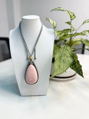 เครื่องทําความสะอาดอากาศขนาดเล็ก 96*56*33 มิลลิเมตร สามารถใส่ได้ ใช้งานต่อเนื่อง 21 ชั่วโมง แบตเตอรี่ขนาด 850mAh เงียบมาก