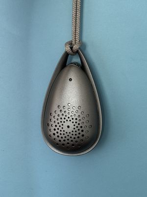 เครื่องทําความสะอาดอากาศแบบใส่ใส่ ที่ใช้พลังงาน USB การกําจัดสารอันตรายอย่างรวดเร็วและสะดวก