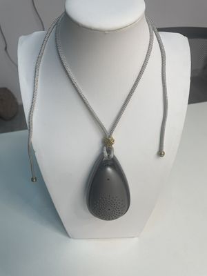 สัมผัสอากาศบริสุทธิ์ได้ทุกที่ เครื่องฟอกอากาศแบบพกพาสำหรับสวมใส่ พร้อมสายชาร์จ USB